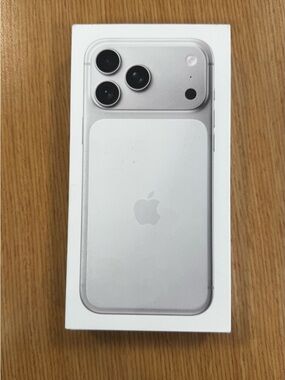 17 Pro Max Empty Box